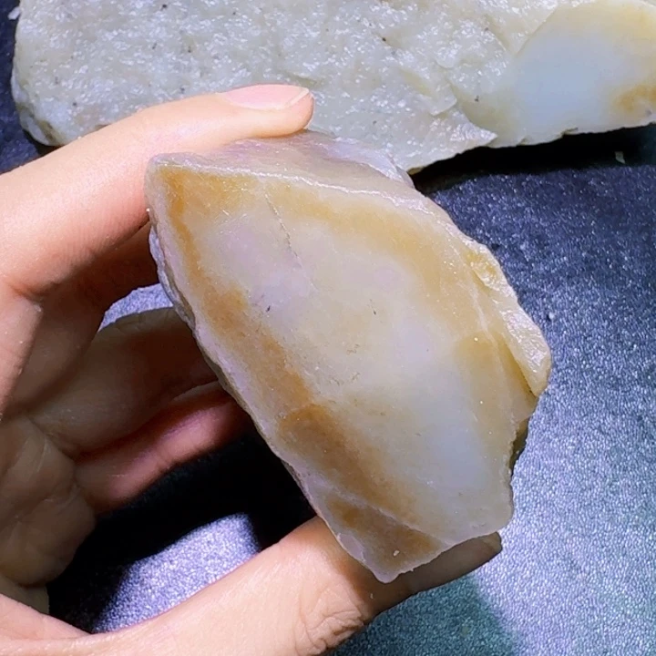 未镶嵌和田玉（糖玉）珠宝半成品