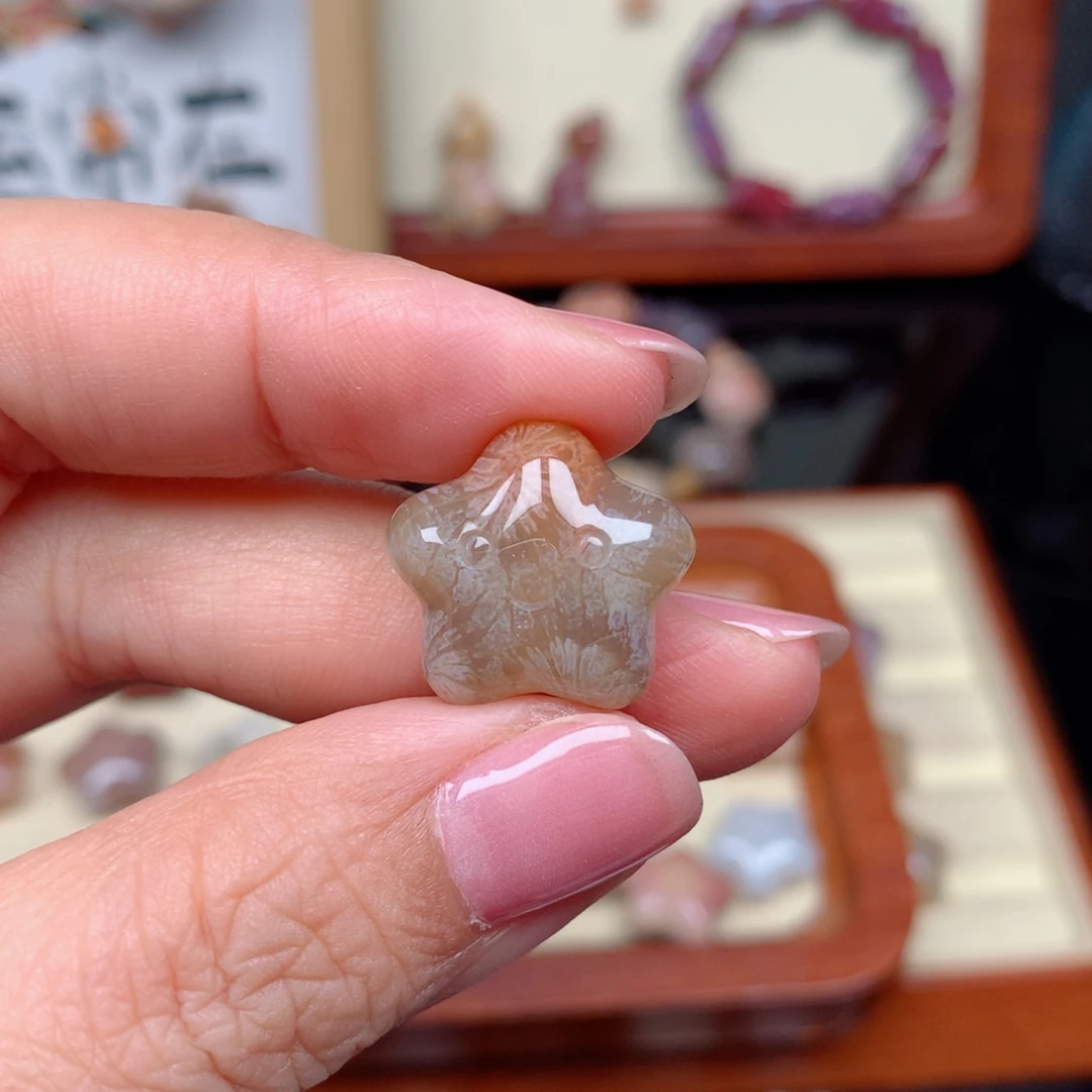 萌***宝硅化玉颈饰未镶嵌