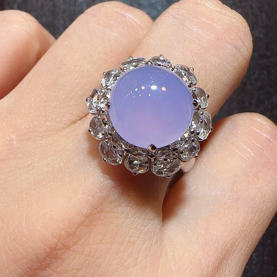 18K金镶嵌戒指翡翠蛋面