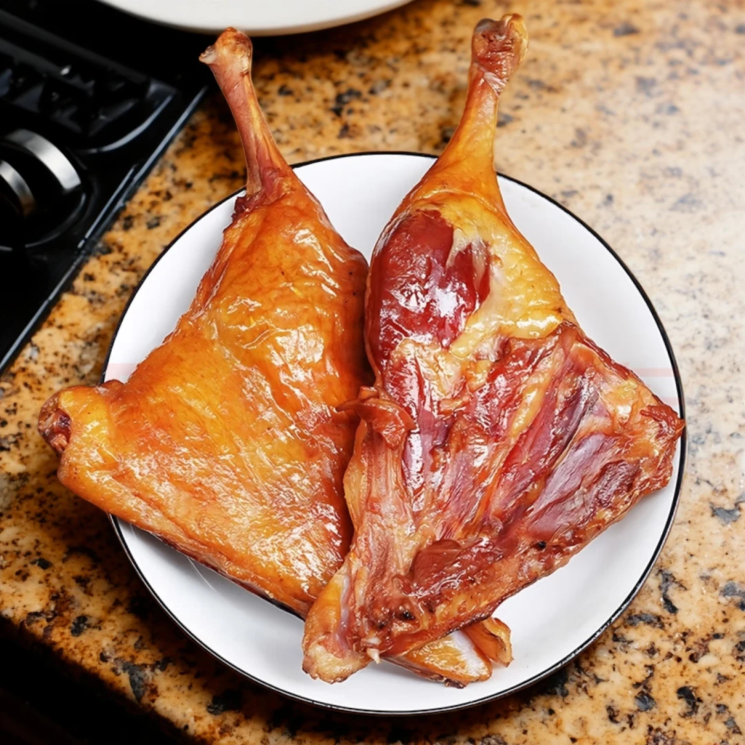 江西茶树柴火烟熏腊鸭腿