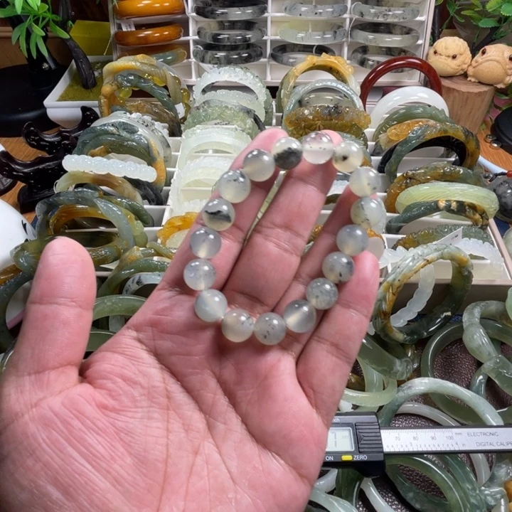 未镶嵌蛇纹石玉手链