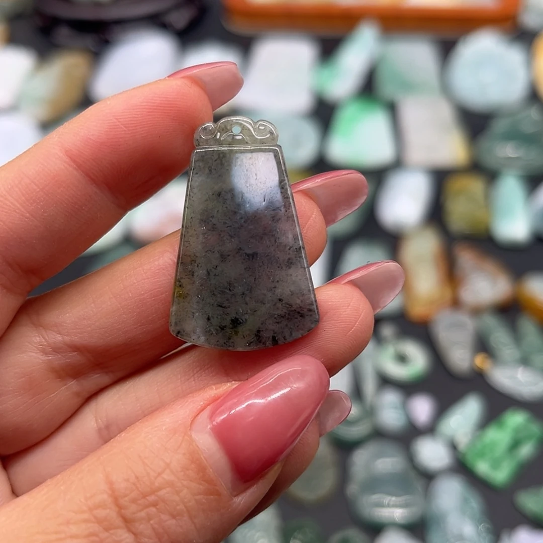 【闪购商品】翡翠颈饰未镶嵌无事牌