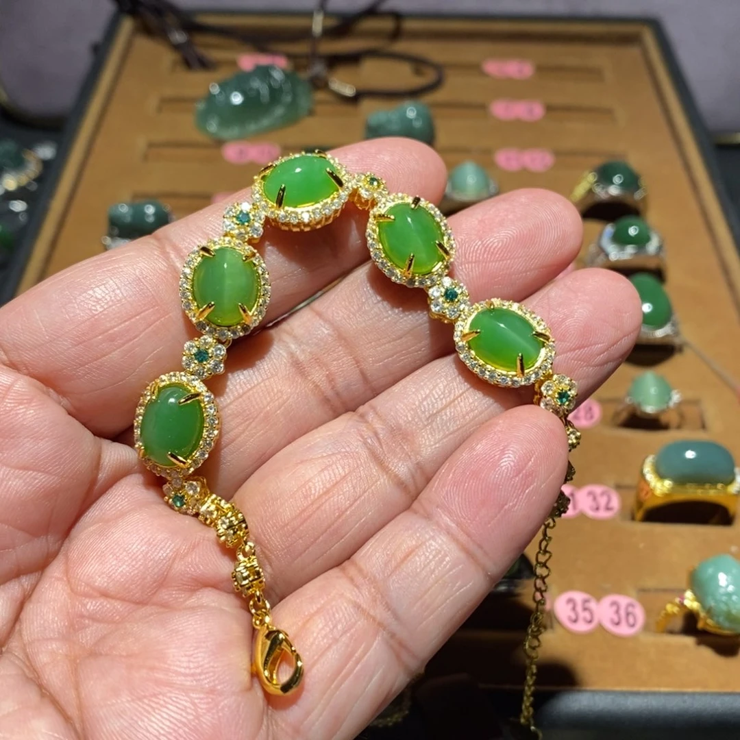 卡***尔和田玉未镶嵌颈饰