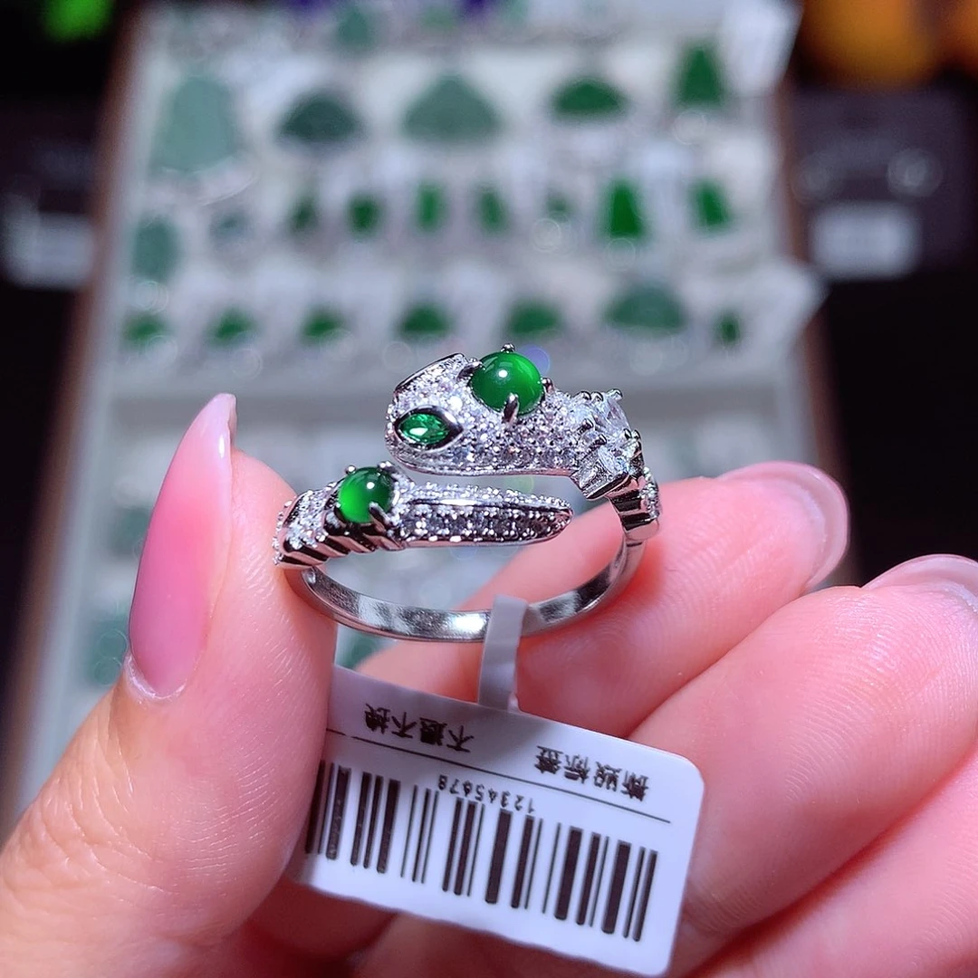 翡翠未镶嵌颈饰8****.翡翠