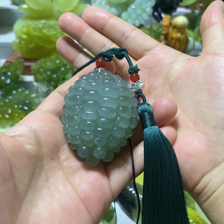 【闪购商品】未镶嵌蛇纹石玉把件青***士