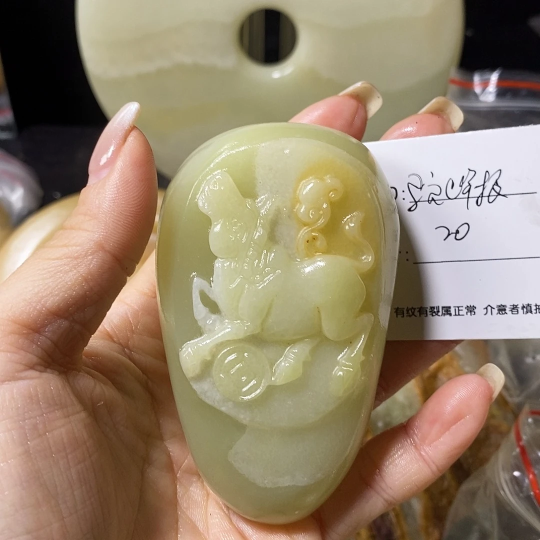 石材用****狼古青石手把件