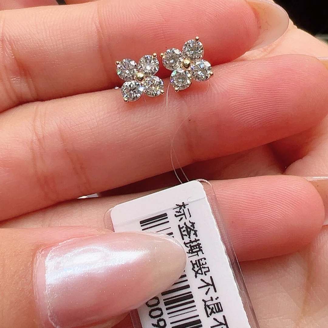 实验室培育钻石颈饰18K金镶嵌