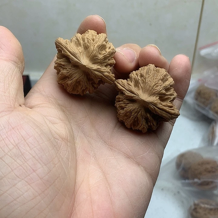 文玩核桃吊坠39 球虎