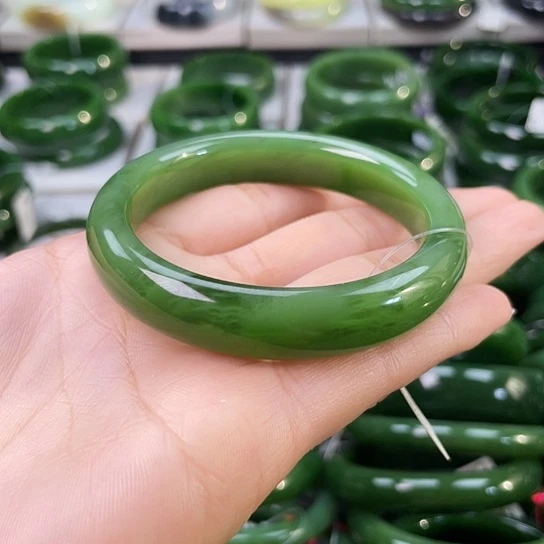 和田玉（碧玉）未镶嵌手镯