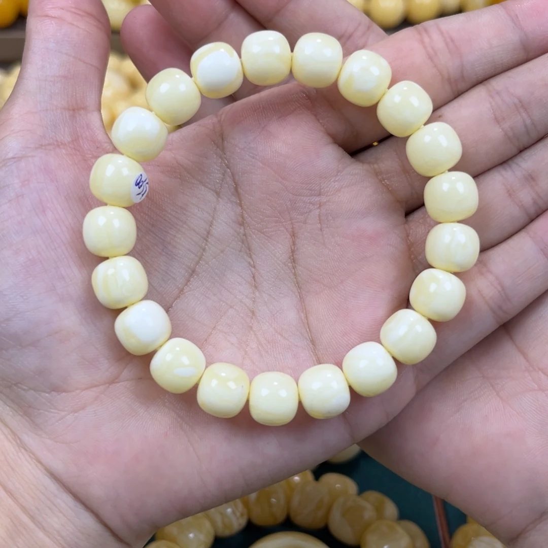 手链琥珀未镶嵌同料10.1×9.4mm