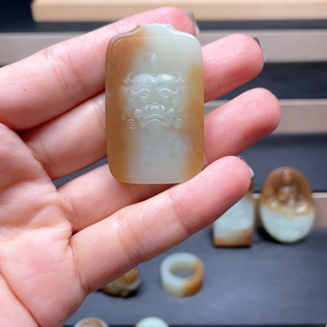 未镶嵌和田玉（糖玉）挂件