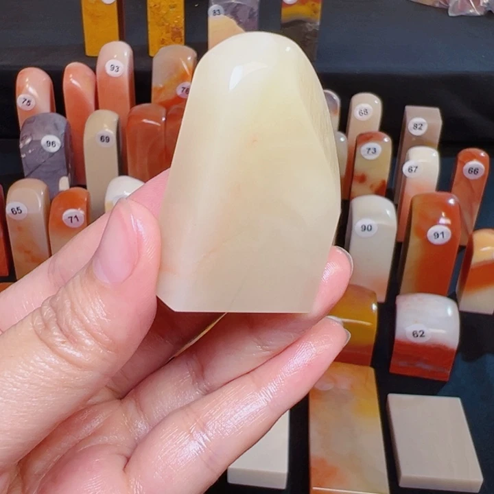 老挝石不****客老挝精品素章