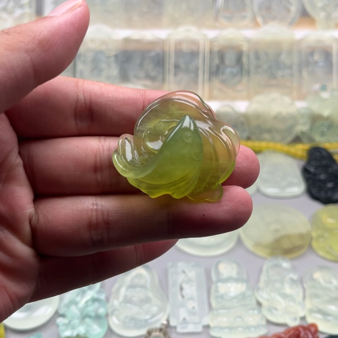 未镶嵌蛇纹石玉颈饰