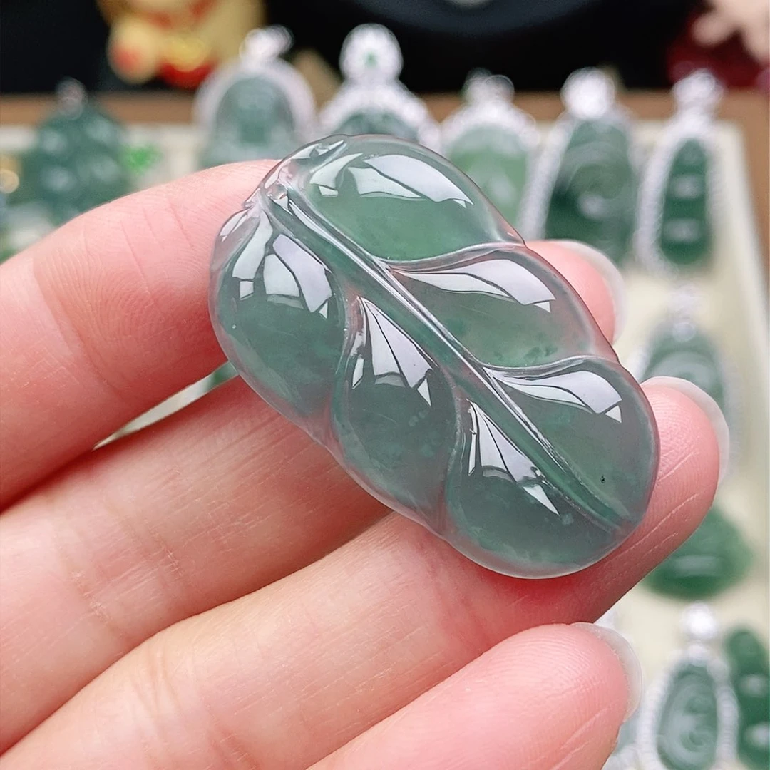 颈饰未镶嵌翡翠吊坠