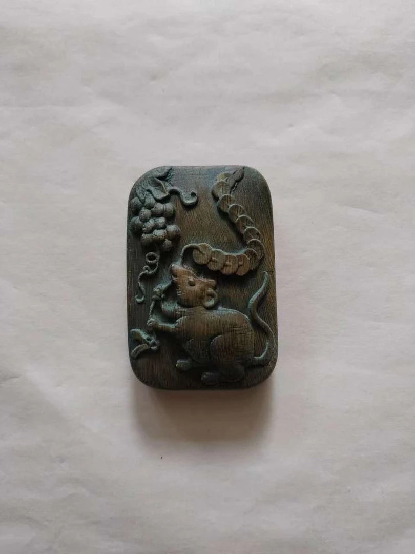 绿檀二十生肖  手把玩小物  小木雕