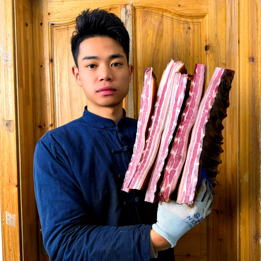 【55套餐 】土家烟熏软边五花肉2斤萝卜干1把香肠1根