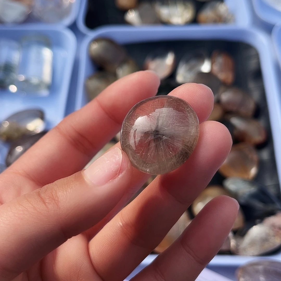 水晶颈饰未镶嵌?**?水晶