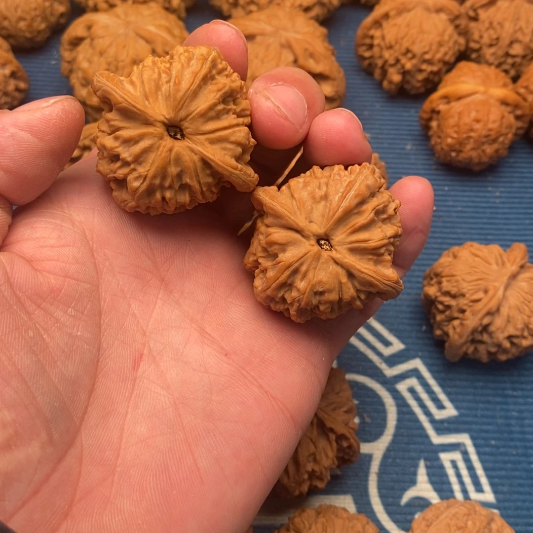 邪***郑文玩核桃把件红十字40