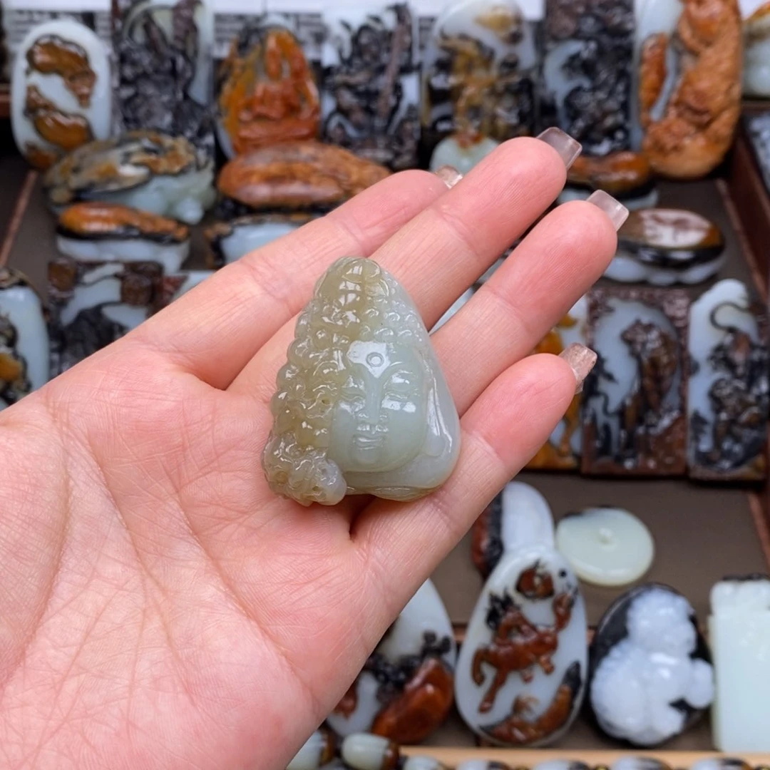 颈饰未镶嵌和田玉