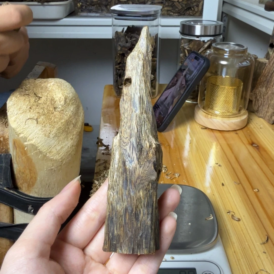 沉香白奇虫漏香26.9克