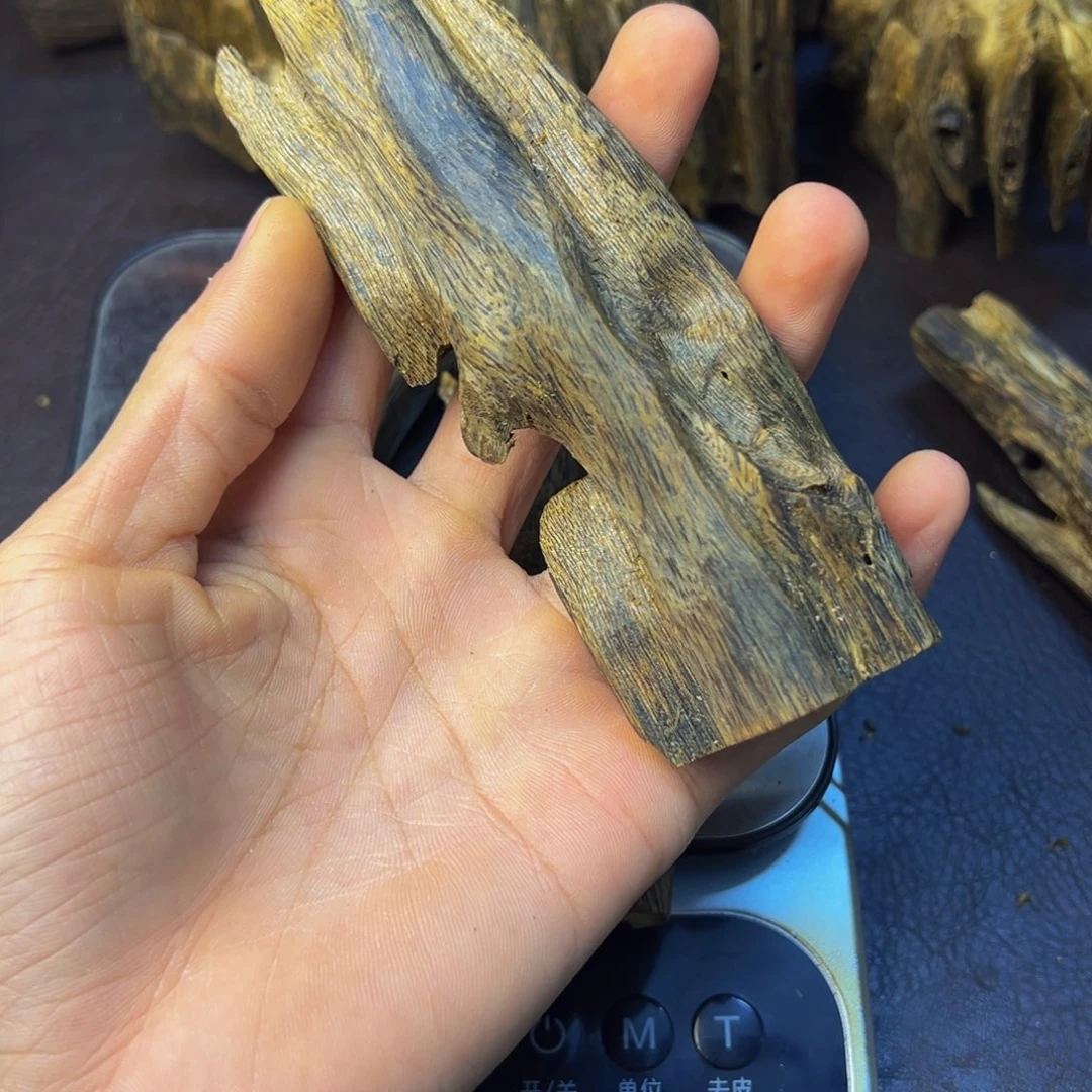 沉香沉香碎屑紫棋