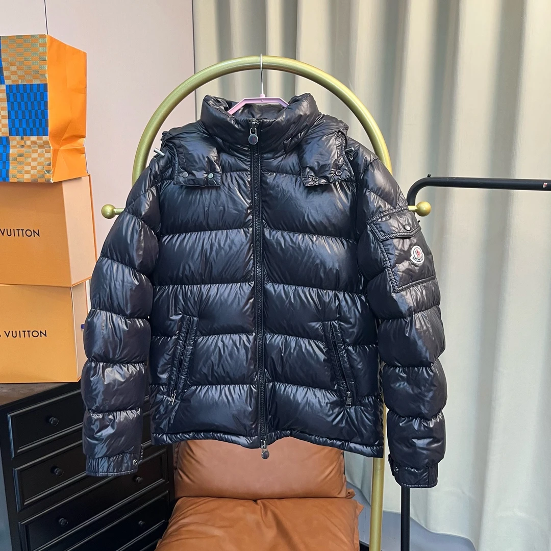 99新 MONCLER 玄色 黑色maya羽绒服 1码 99新