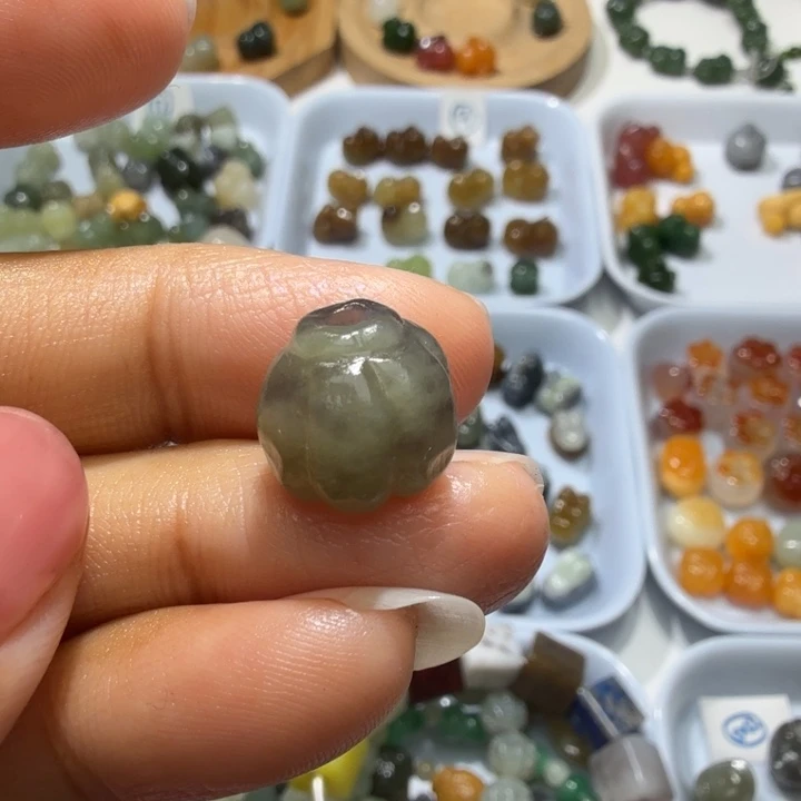 和田玉未镶嵌珠宝奇石