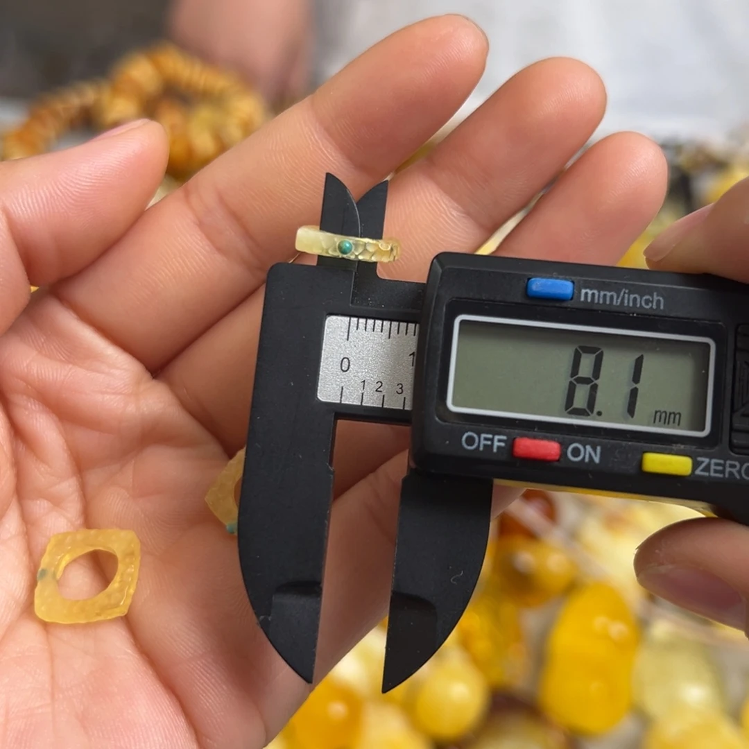 蜜蜡未镶嵌裸石多样性发一个