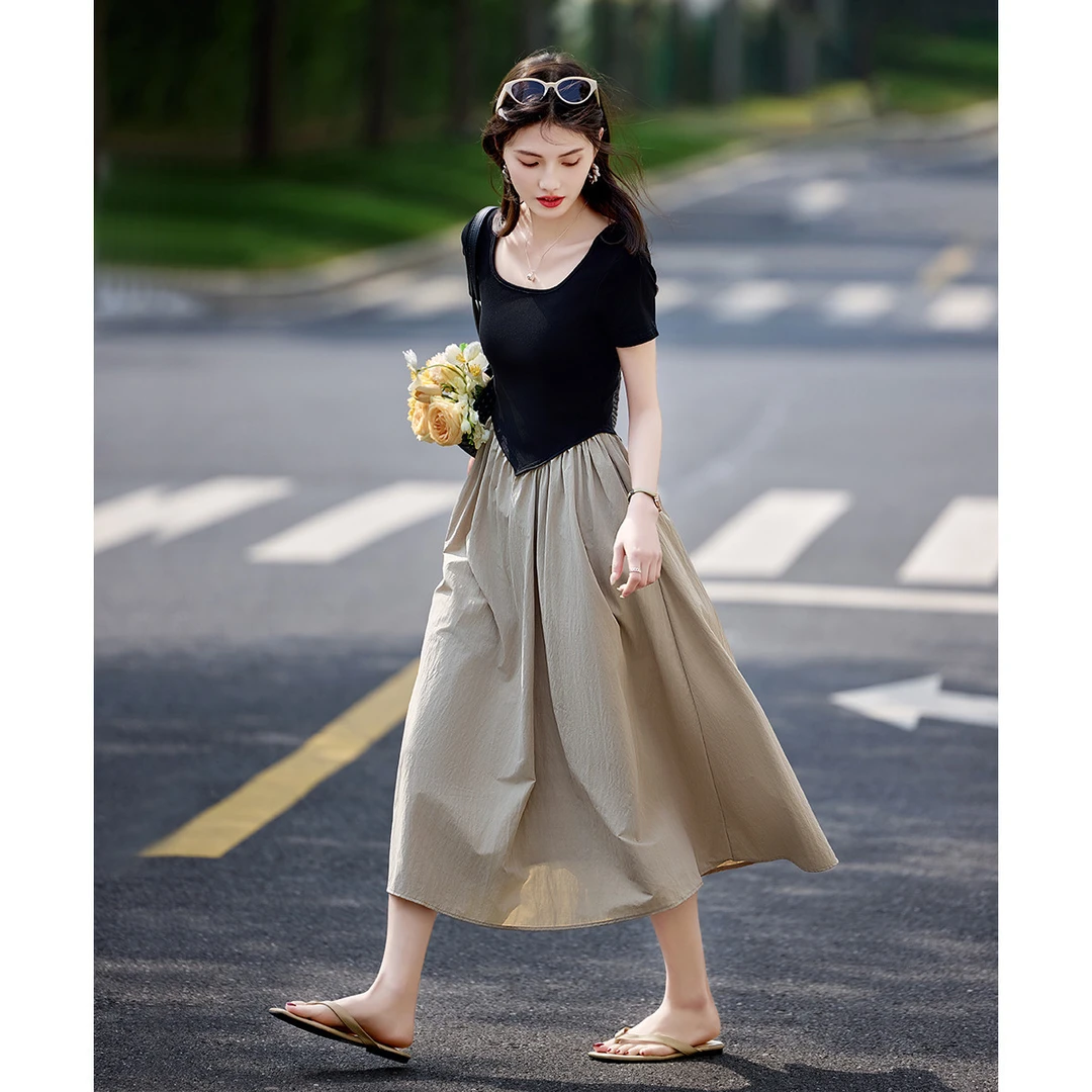 2025夏新款高级感拼色黑T恤大摆裙女法式气质收腰显瘦薄款连衣裙