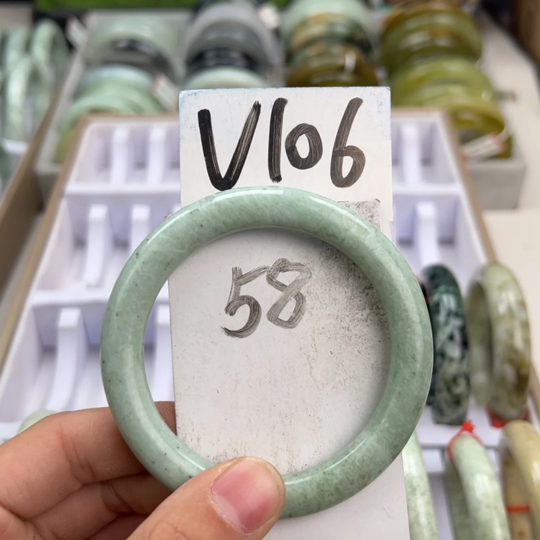 岫玉手镯未镶嵌天然岫玉