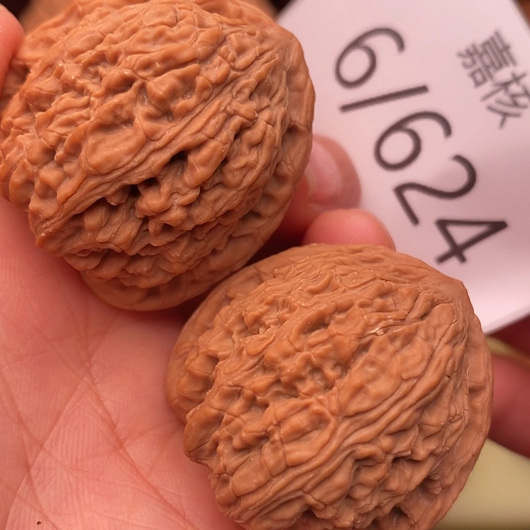文玩核桃把件36红宝石