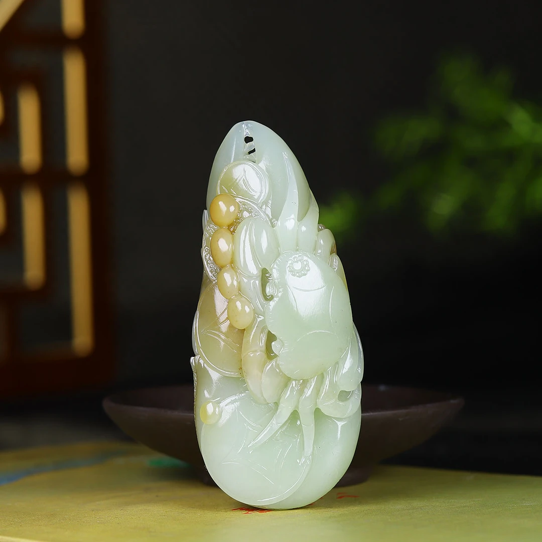 100958和田玉糖白玉八方来财把件