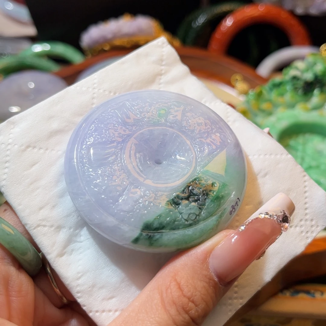 翡翠未镶嵌颈饰待编织