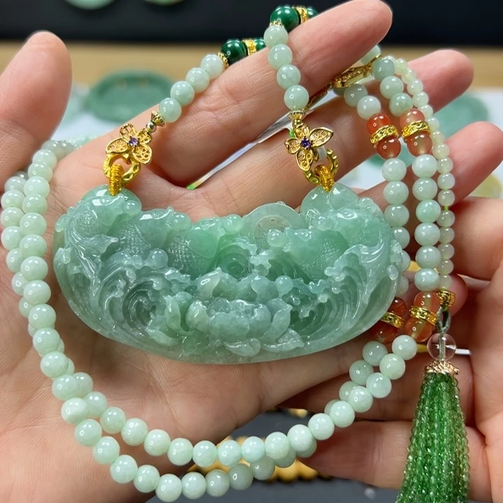 颈饰未镶嵌翡翠吊坠