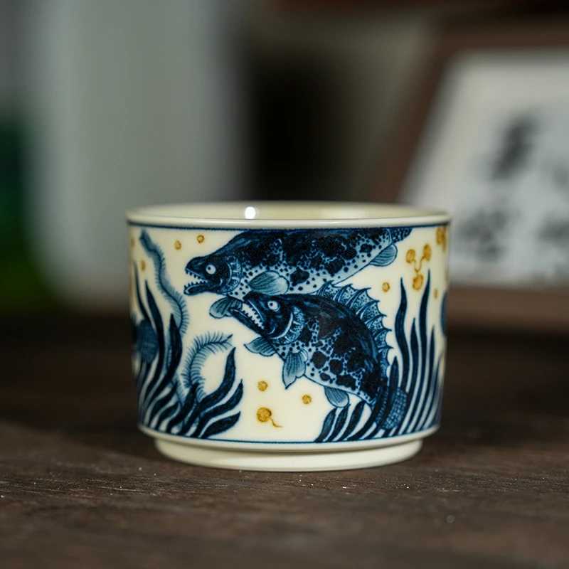 景德镇制-鱼藻纹直口杯
