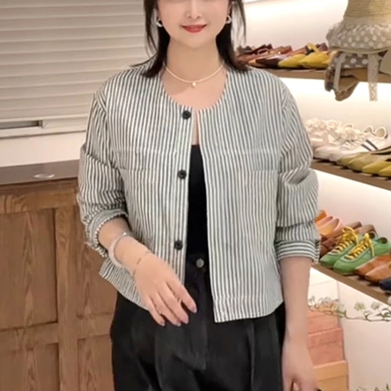 高端气质撞色条纹单排扣显瘦大码衬衣女通勤百搭宽松遮肉圆领小衫