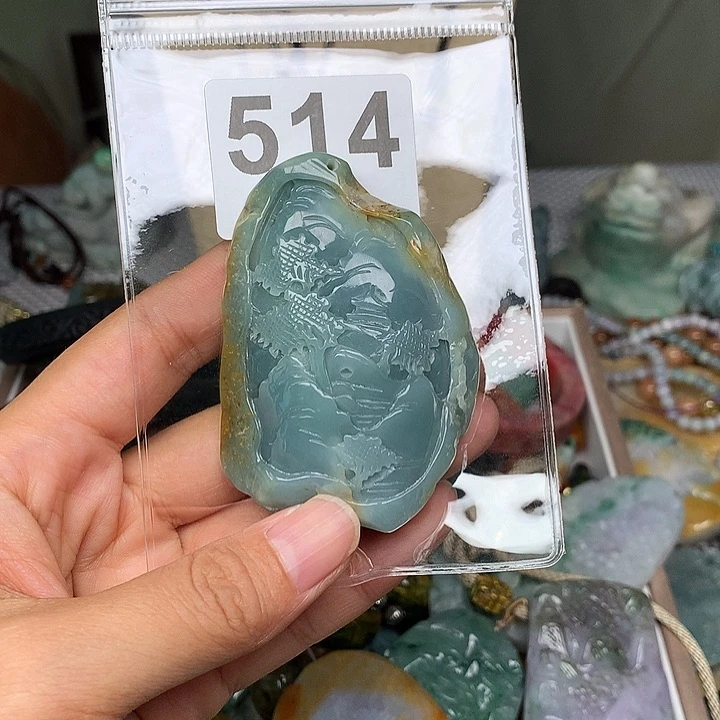 翡翠未镶嵌颈饰我**T翡翠