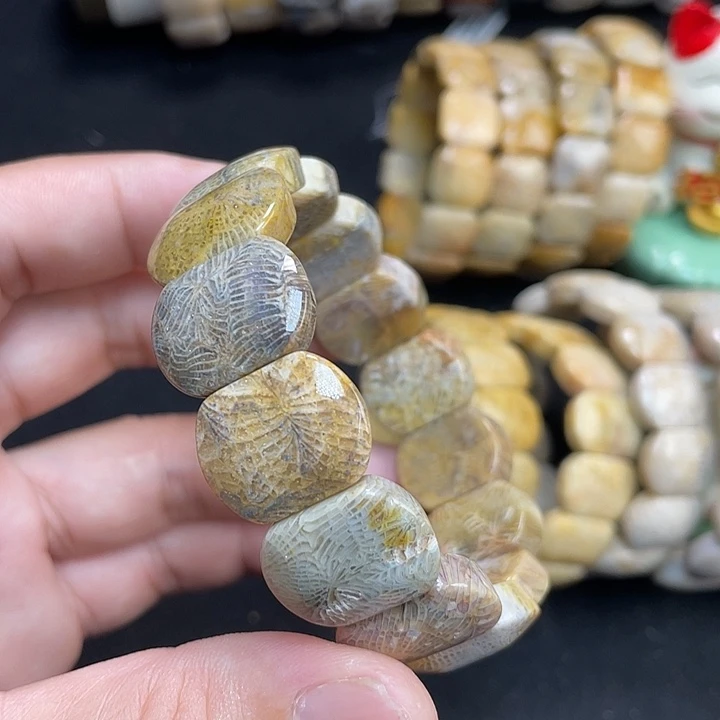 硅化珊瑚（珊瑚玉）手镯未镶嵌