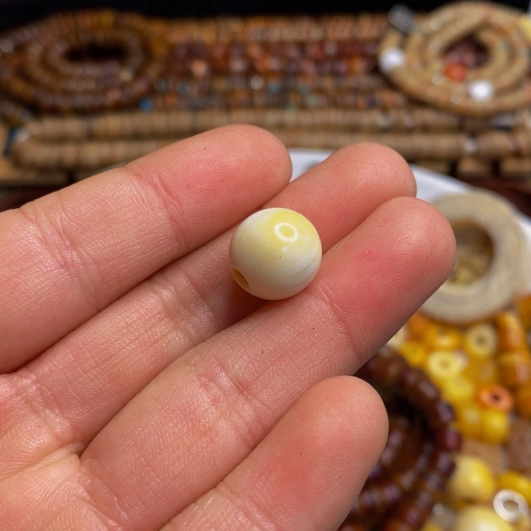 钢****?藏传文玩高白珠子1.2尺寸