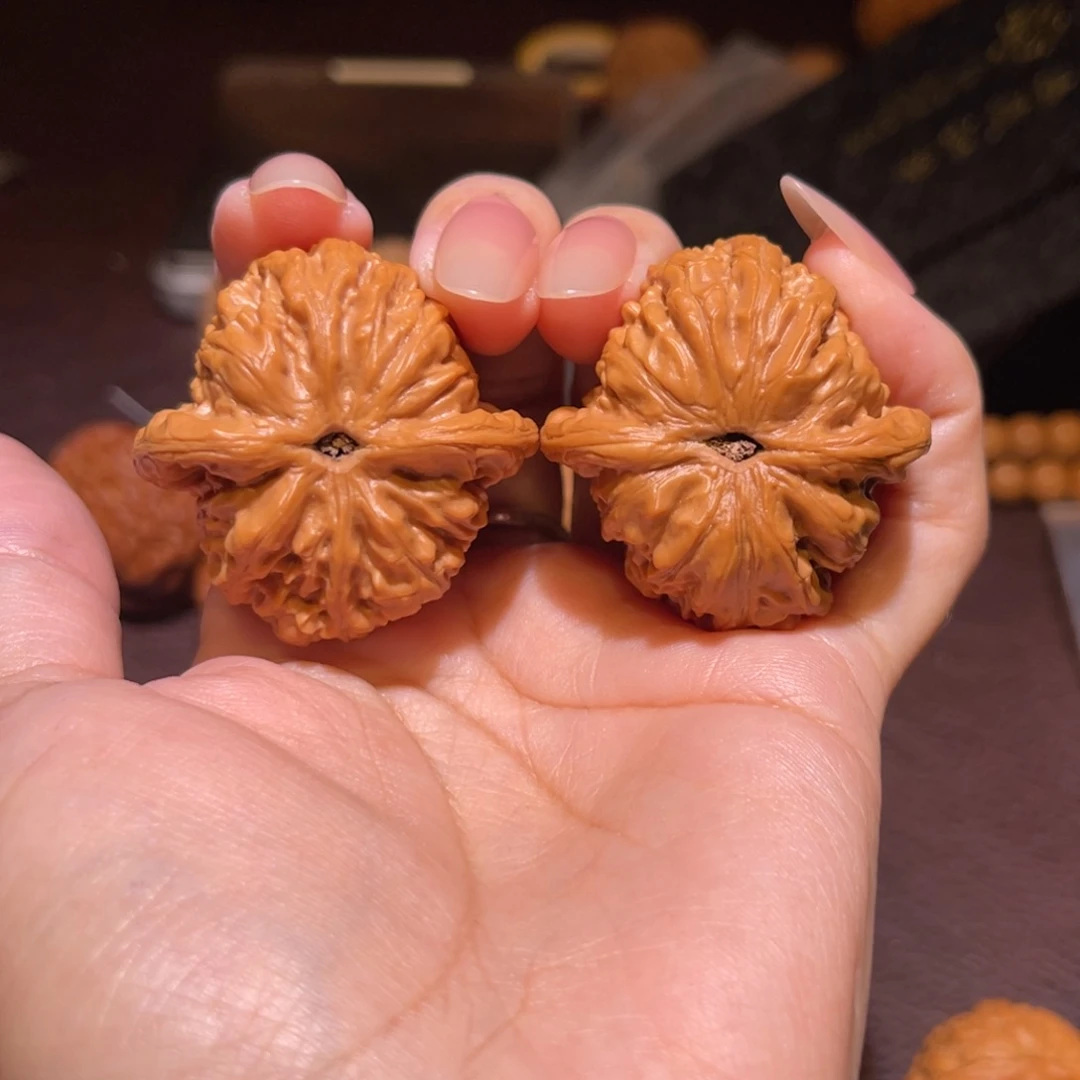 文玩核桃把件编****738龙脉