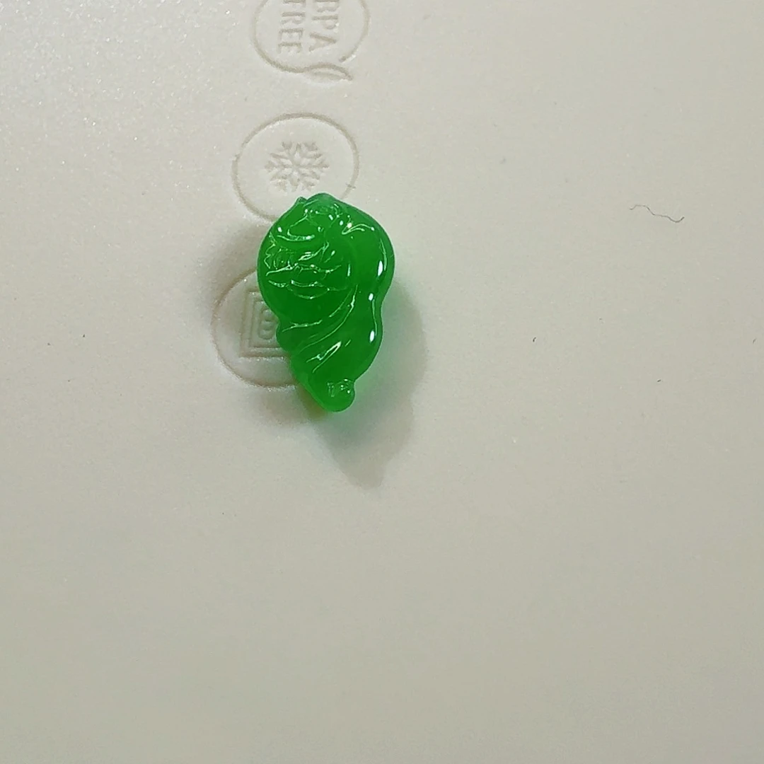 翡翠颈饰未镶嵌金鱼