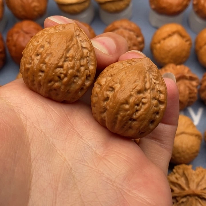 文玩核桃把件大桃心