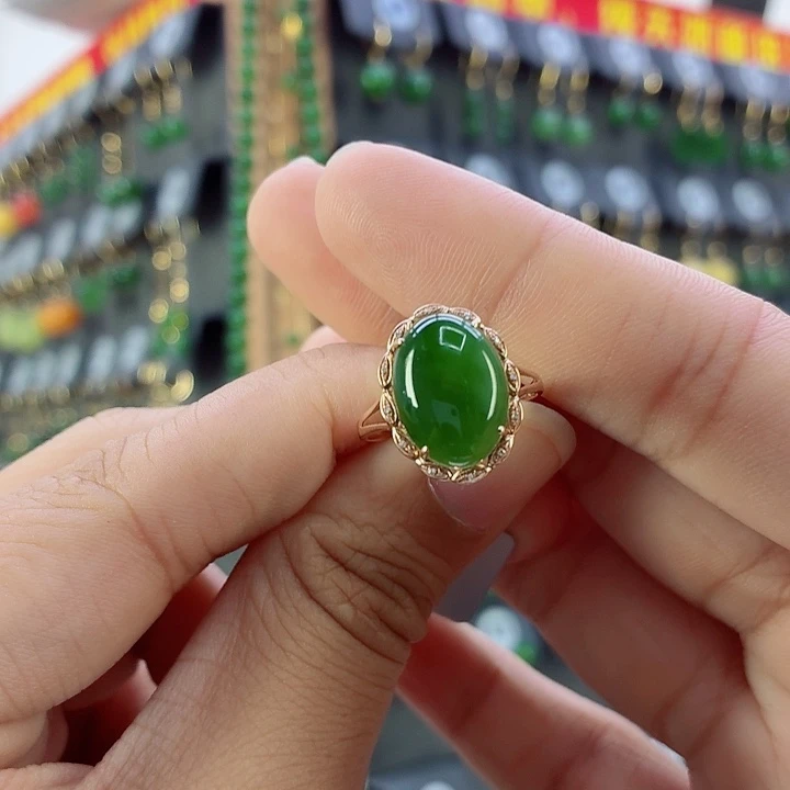 和田玉18K金镶嵌耳饰