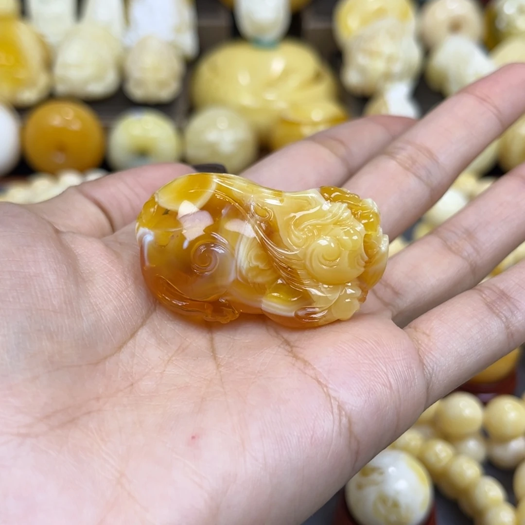 琥珀未镶嵌手串……