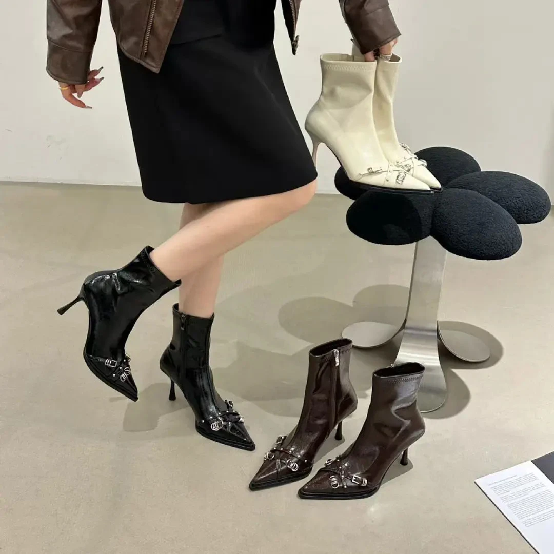 2025秋冬新款法式尖头短靴秋冬季气质裸靴细跟高级感铆钉瘦瘦靴