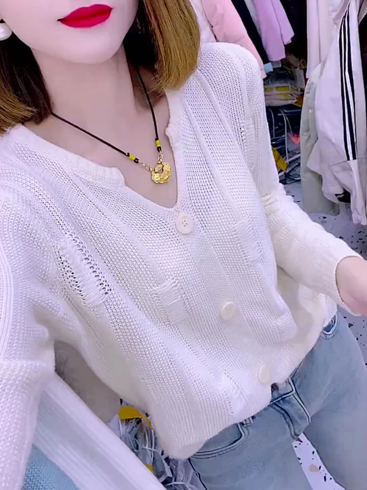 简约知性休闲白色长袖针织衫女2025年秋季新款柔软百搭大码上衣
