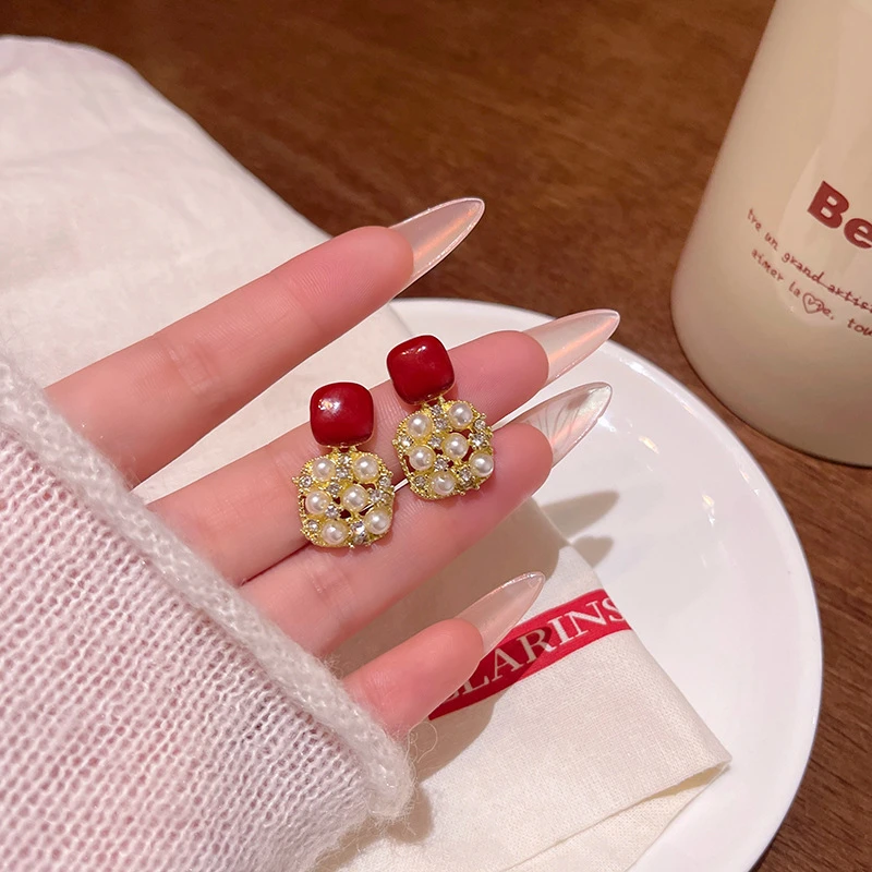 合金耳饰 轻奢小众高级设计感滴釉红色方形耳钉女超闪镶钻几何形