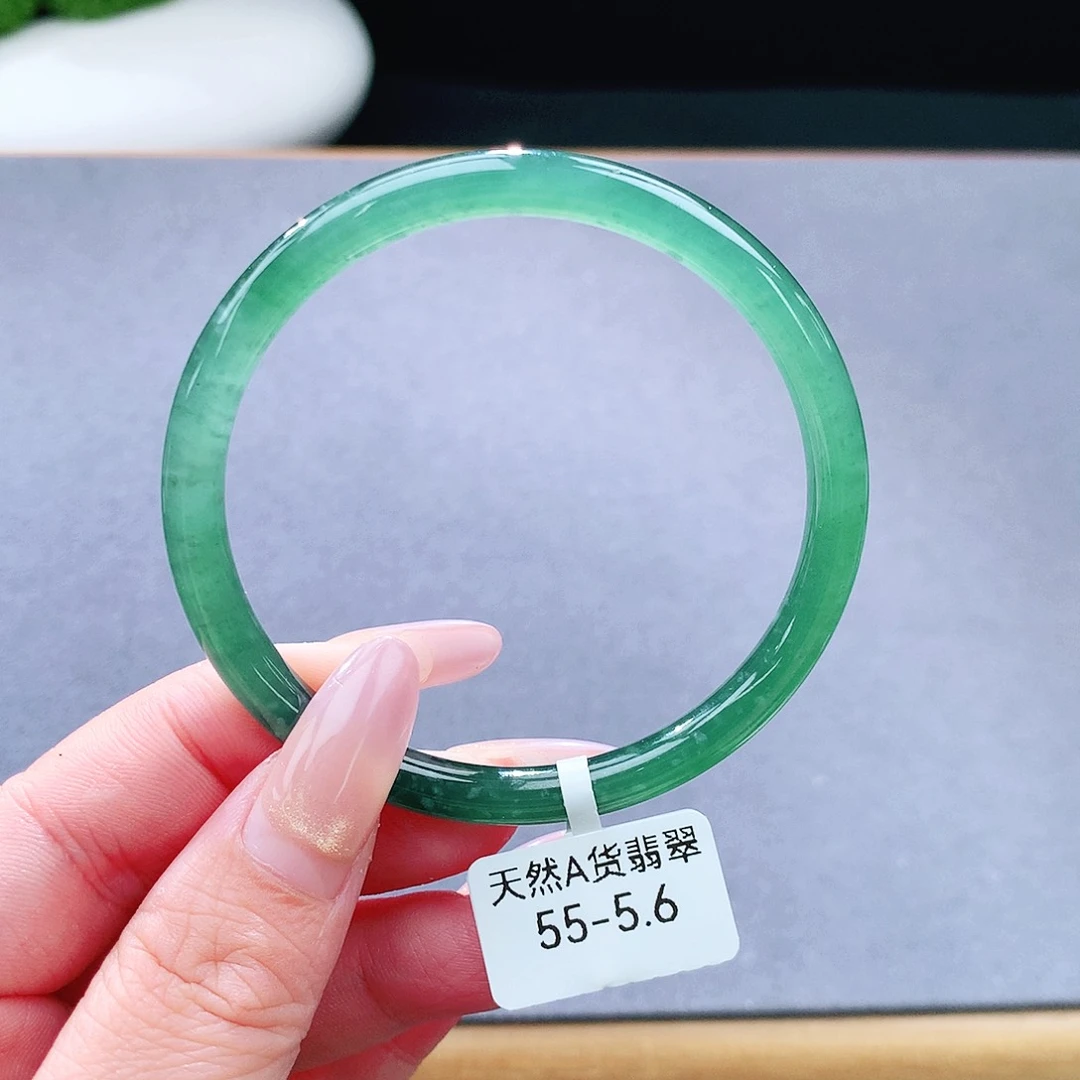 未镶嵌手镯（圆镯）翡翠