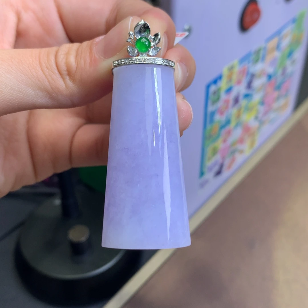 翡翠18K金镶嵌颈饰翡翠