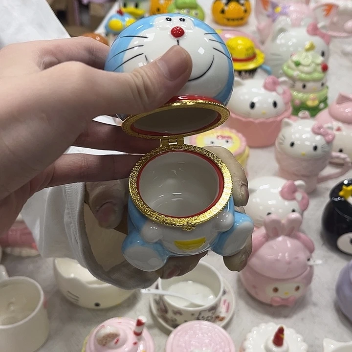 你是谁了啊我在等车